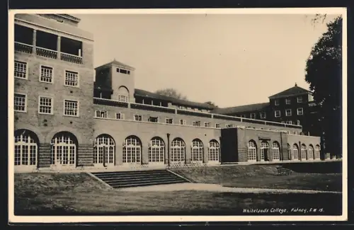 AK Putney, Whitelands College