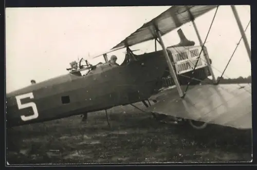 Foto-AK Zwei Piloten in einem Doppeldecker