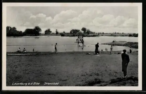 AK Lauenburg a. d. Elbe, Strandbad mit Badegästen