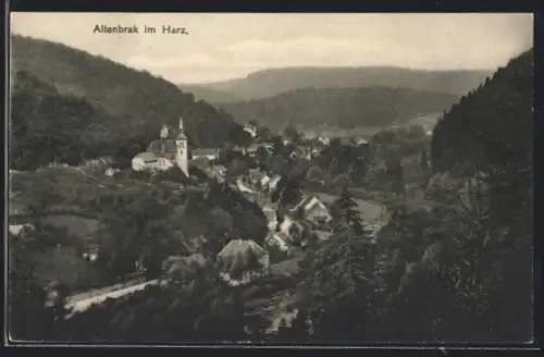 AK Altenbrak im Harz, Ortsansicht mit Kirche und umliegender Landschaft
