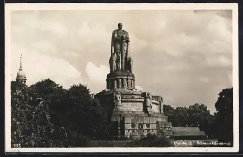AK Hamburg-St.Pauli, Das Bismarckdenkmal
