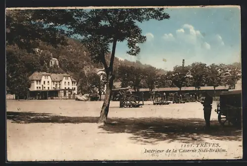 AK Trier, Caserne Sidi-Brahim, Innenansicht, Militärfahrzeuge