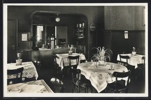 AK Holzminden /Oberweser, Gasthaus Lutherhaus, Inh. Fritz Luther, Gastraum