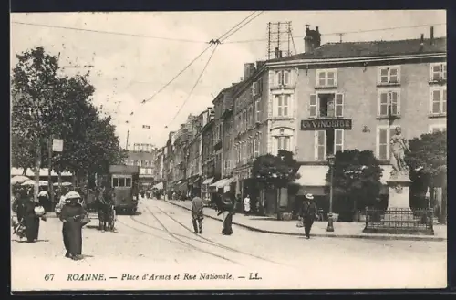 AK Roanne, Place d`Armes et Rue Nationale, Strassenbahn