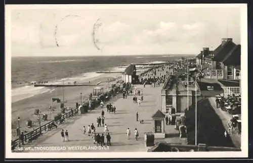 AK Westerland /Sylt, Strandpromenade und Seebad mit Blick auf die Nordsee