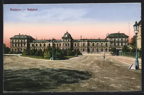 AK Bautzen, Bahnhof mit Strassenpartie