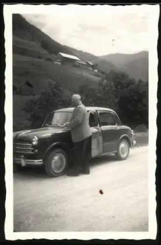 Fotografie Auto Fiat am Strassenrand