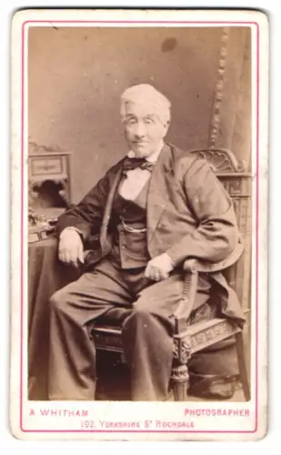Fotografie A Whitham, Rochdale, Yorkshire St 192, Porträt eines eleganten älteren Herrn