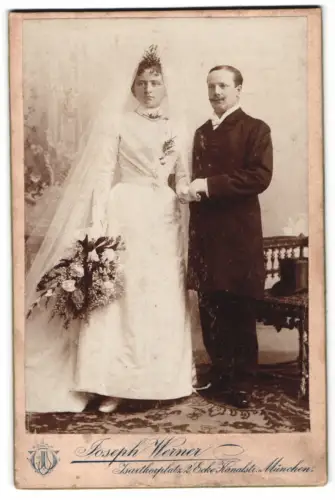 Fotografie Joseph Werner, München, Isarthorplatz 2 Ecke Kanalstr., Hochzeitspaar