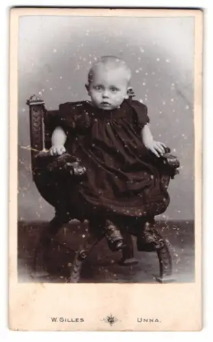 Fotografie W. Gilles, Unna, Porträt eines kleinen Kindes