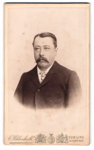 Fotografie E. Uhlenhuth, Coburg, Am Albertplatz, Porträt eines Herren