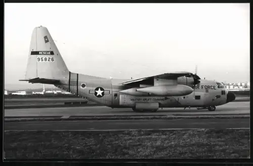 Fotografie Flugzeug Lockheed C-130 Hercules, USAF Military Airlift Command Rescue 95826