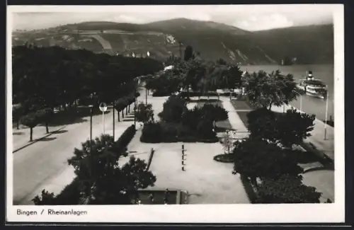 AK Bingen / Rhein, Rheinanlagen mit Dampfer aus der Vogelschau