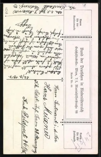 Künstler-AK Felicitas, Frau mit einer Amphore Wein an einem gedeckten Tisch mit zwei Männern