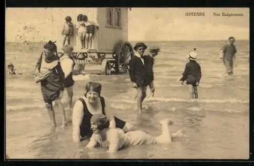 AK Ostende, Nos Baigneuses, Frauen im Badeanzug am Strand