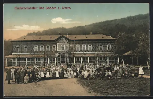 AK Bad Sooden a. Werra, Kinderheilanstalt mit Zöglingen und Betreuern