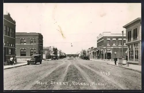 AK Roseau, MN, Main Street