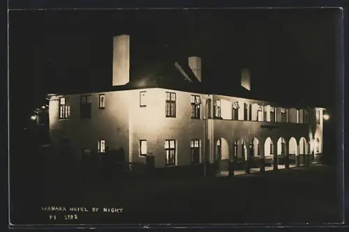 AK Cromwell, Wanaka Hotel by Night