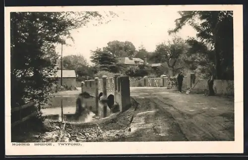 AK Twyford, Norris Bridge