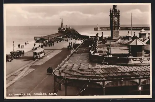 AK Douglas, Victoria Pier