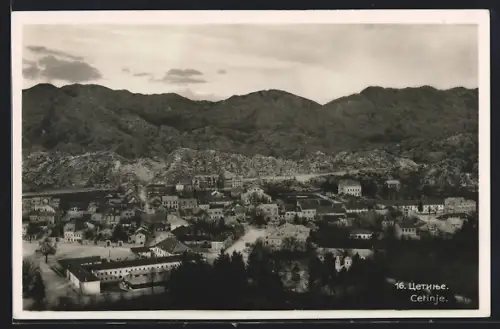 AK Cetinje, Panorama mit Strassenpartie