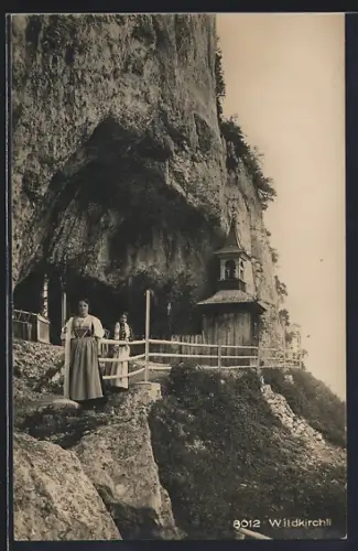 AK Wildkirchli, Kirchli und zwei Trachtenmädchen