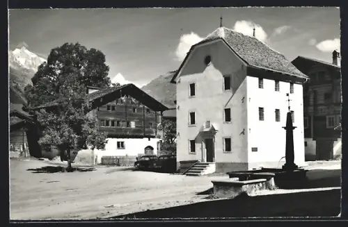 AK Ernen, Dorfplatz mit Rathaus und Tellenhaus