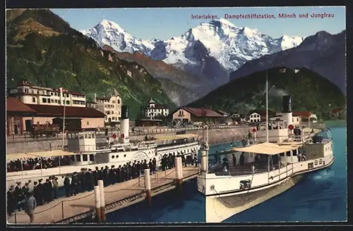AK Interlaken, Binnenschiffe am Anleger, Blick auf Mönch und Jungfrau