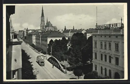AK Olmütz, Strassenpartie mit Kirche und Strassenbahn