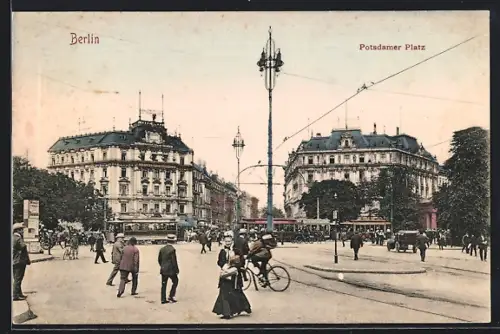 AK Berlin, Grand-Hotel Bellevue am Potsdamer Platz mit Strassenbahn