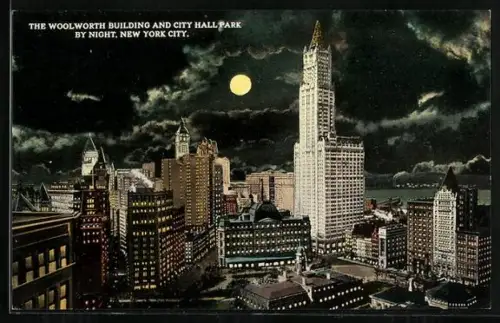 AK New York, NY, The Woolworth Building and City Hall Park by night