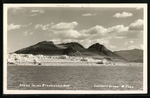 AK Pyramide Lake, NV, Amnaho Island