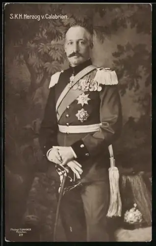 AK Herzog Ferdinand von Calabrien in Uniform mit Säbel
