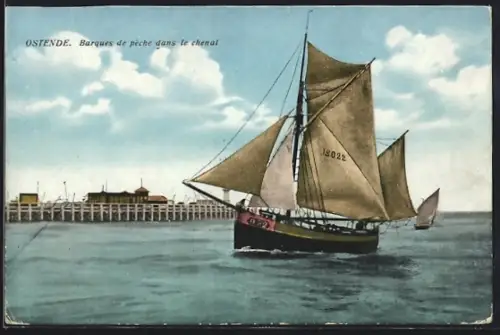 AK Ostende, Barques de peche dans le chenal
