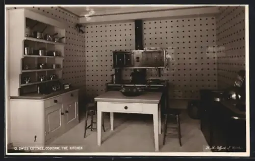 AK Cowes, Swiss Cottage, The Kirchen