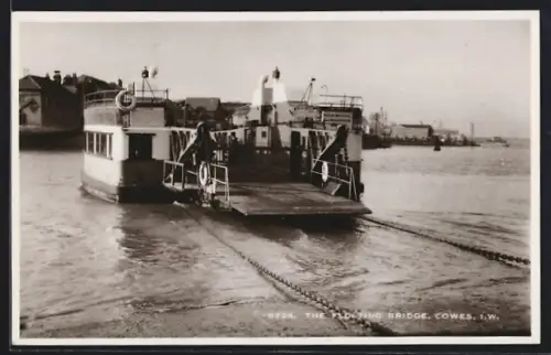 AK Cowes, The floating bridge