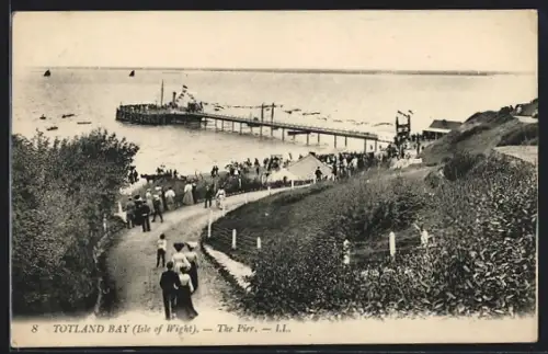 AK Totland Bay, The Pier