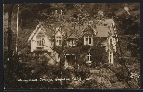 AK Shanklin Chine, Honeymoon Cottage