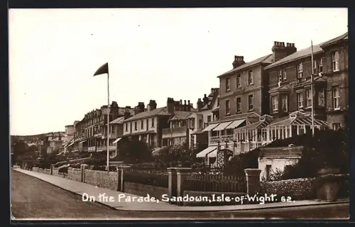 AK Sandown, On the Parade