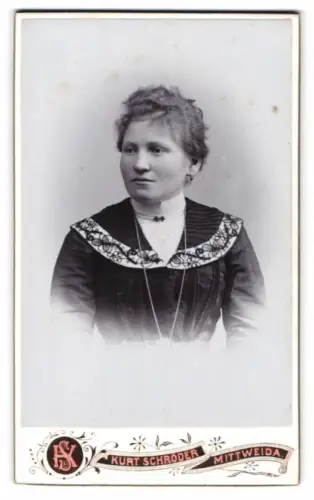 Fotografie Kurt Schröder, Mittweida, Elegantes Porträt einer jungen Frau