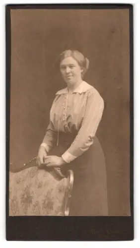 Fotografie M. B. Schultz, Flensburg, Porträt einer jungen Frau