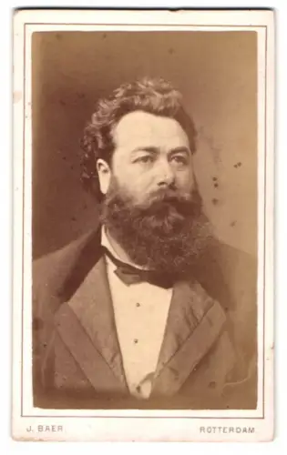 Fotografie J. Baer, Rotterdam, Schiedamsche Singel 33, Porträt eines bärtigen Mannes