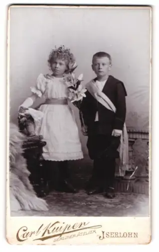 Fotografie Carl Kuiper, Iserlohn, Grabenstrasse 2, Mary und Walter zur 1. Kommunion
