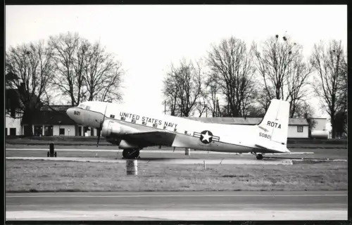 Fotografie Flugzeug Douglas DC-3 US-Navy ROTA 50821