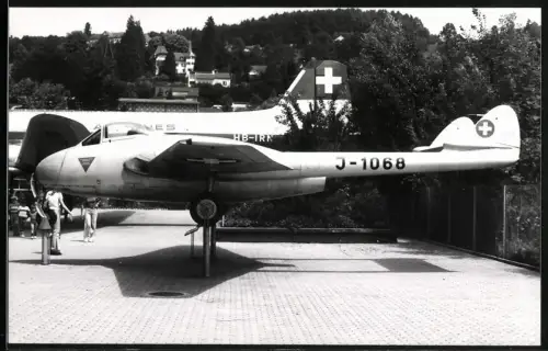 Fotografie Flugzeug Einstrahliger Jet der Schweizer Luftstreitkräfte J-1068