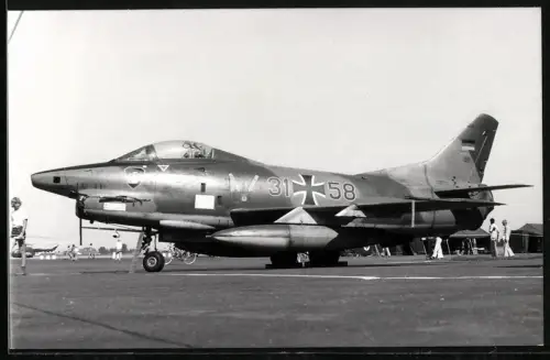 Fotografie unbekannter Fotograf, Ansicht Kiel-Holtenau, Flugzeug Fiat G.91 Marine Jet der Luftwaffe Kennung 31-58