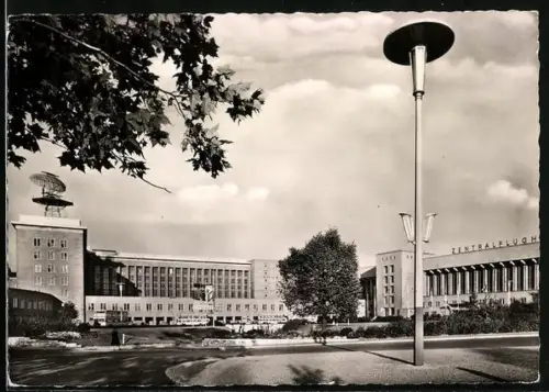 AK Berlin-Tempelhof, Blick auf den Zentralflughafen