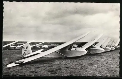 AK Segelflugzeuge am Boden