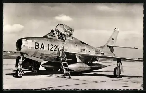 AK Flugzeug Jagdbomber F-84 F der Luftwaffe