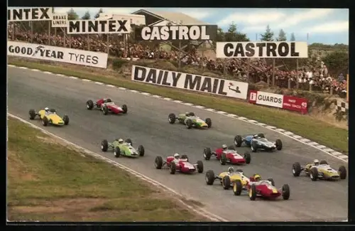 AK Motor Racing at Brands Hatch, First lap at Paddock Hill Bend